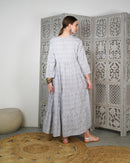 V-neck stylish kaftan with front Cross buttons and waist gathered style, half quarter sleeves cotton kaftan 3056 - قفطان