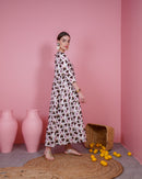 V-neck stylish kaftan with front Cross buttons and waist gathered style, half quarter sleeves cotton kaftan 3057 - قفطان