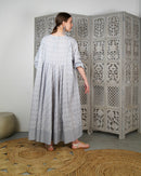 Embroidered v-neck with buttons and klosh design waist gathered with half quarter sleeves cotton kaftan 2616 - قفطان
