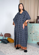 V-NECK PRINTED ATTACHED CUFF BACK OPEN BUTTONED COTTON KAFTAN 2304 - قفطان